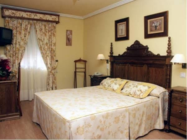 Hotel Victoria Zafra Exterior photo